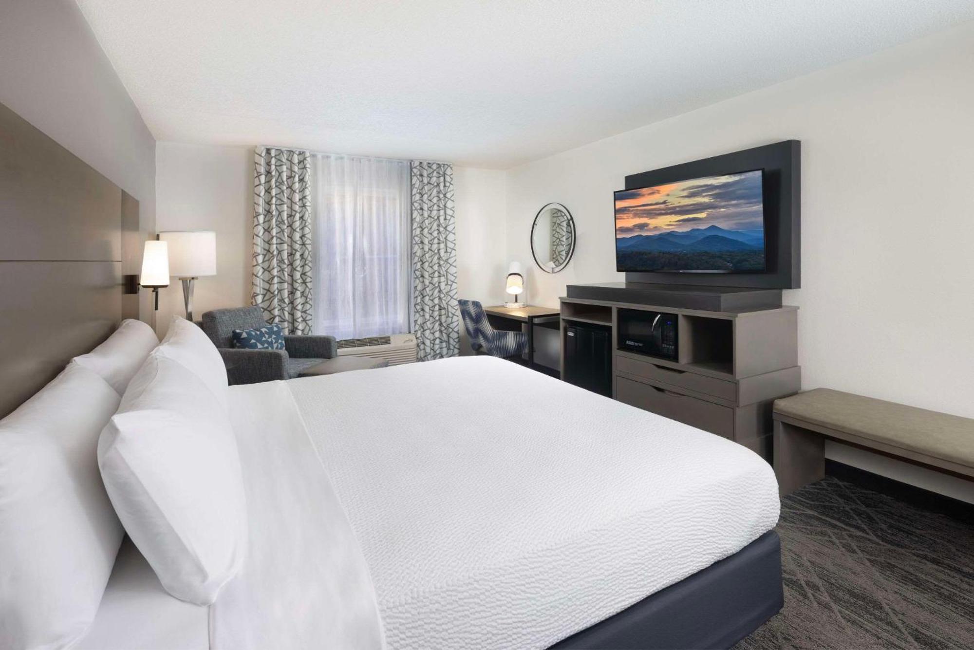 Country Inn & Suites By Radisson Asheville Downtown Tunnel Road Kültér fotó
