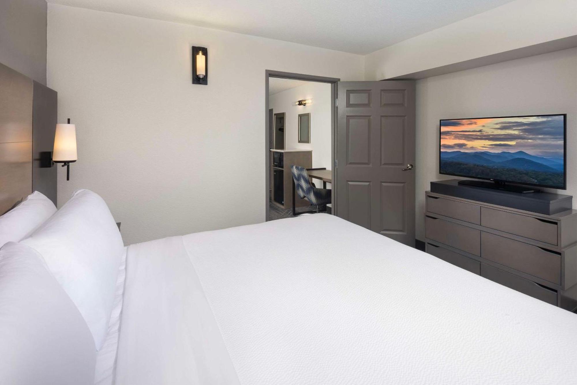 Country Inn & Suites By Radisson Asheville Downtown Tunnel Road Kültér fotó