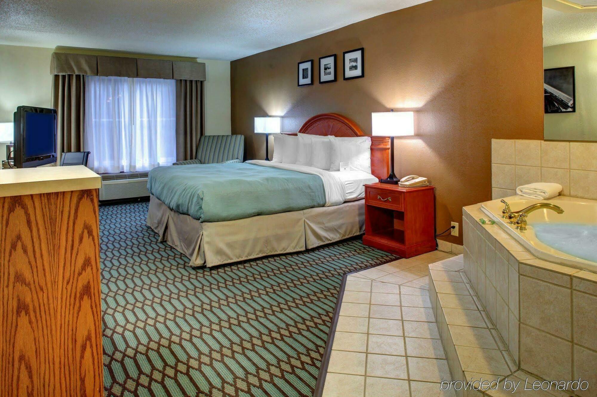 Country Inn & Suites By Radisson Asheville Downtown Tunnel Road Kültér fotó